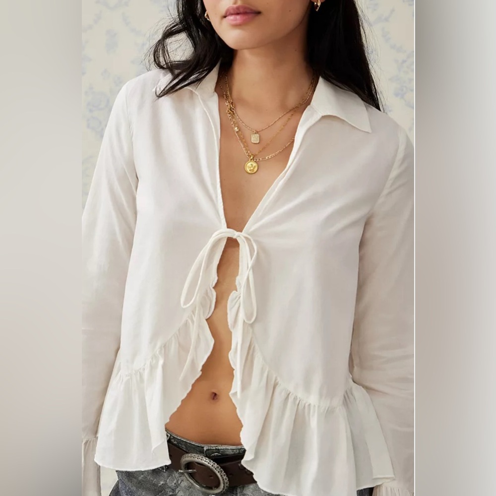 Urban Outfitters Kimchi Blue Femme Flyaway Cream Ruffled Tie-Front Blouse